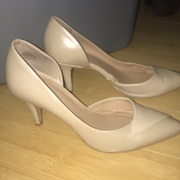 Nude Heels - Picture 2 of 3